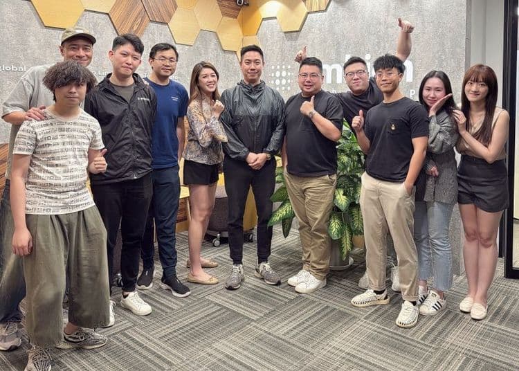 Our exceptional team member Gavin Yiu (based in Canada), back in our Hong Kong office for a month! 